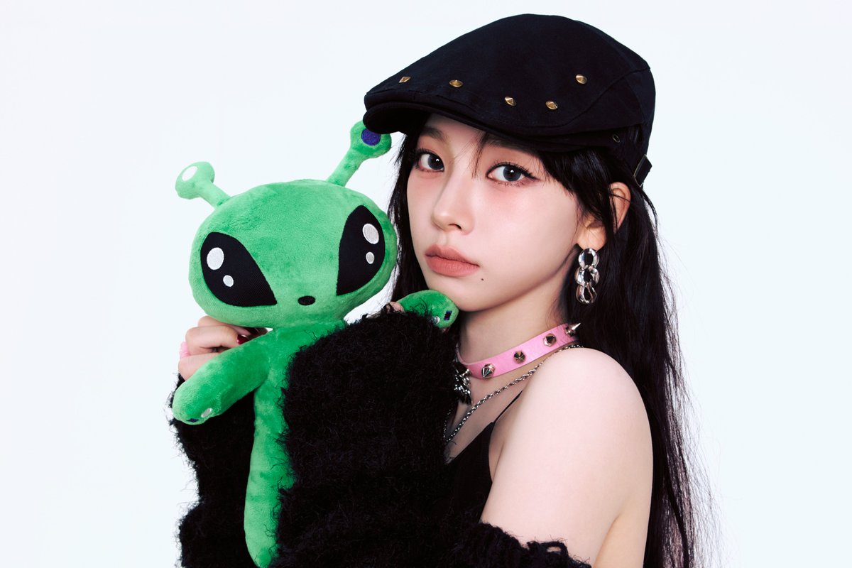 SMTOWNGLOBAL's tweet image. 2025 SMTOWN : THE CULTURE, THE FUTURE
KARINA

2025.02.14 6PM(KST)
🔗 30th.smtown.com
💿 Pre-order smtown.lnk.to/the_culture_th…

#SMTOWN #SM_30thAnniversary
#SMTOWN2025 #THE_CULTURE_THE_FUTURE

#KANGTA #BoA #TVXQ! #SUPERJUNIOR #GirlsGeneration 
#SHINee #EXO #RedVelvet #NCT127…