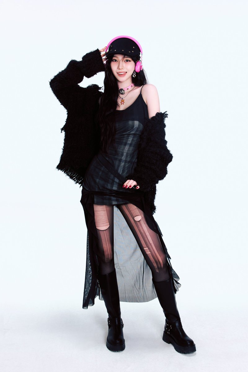 SMTOWNGLOBAL's tweet image. 2025 SMTOWN : THE CULTURE, THE FUTURE
KARINA

2025.02.14 6PM(KST)
🔗 30th.smtown.com
💿 Pre-order smtown.lnk.to/the_culture_th…

#SMTOWN #SM_30thAnniversary
#SMTOWN2025 #THE_CULTURE_THE_FUTURE

#KANGTA #BoA #TVXQ! #SUPERJUNIOR #GirlsGeneration 
#SHINee #EXO #RedVelvet #NCT127…