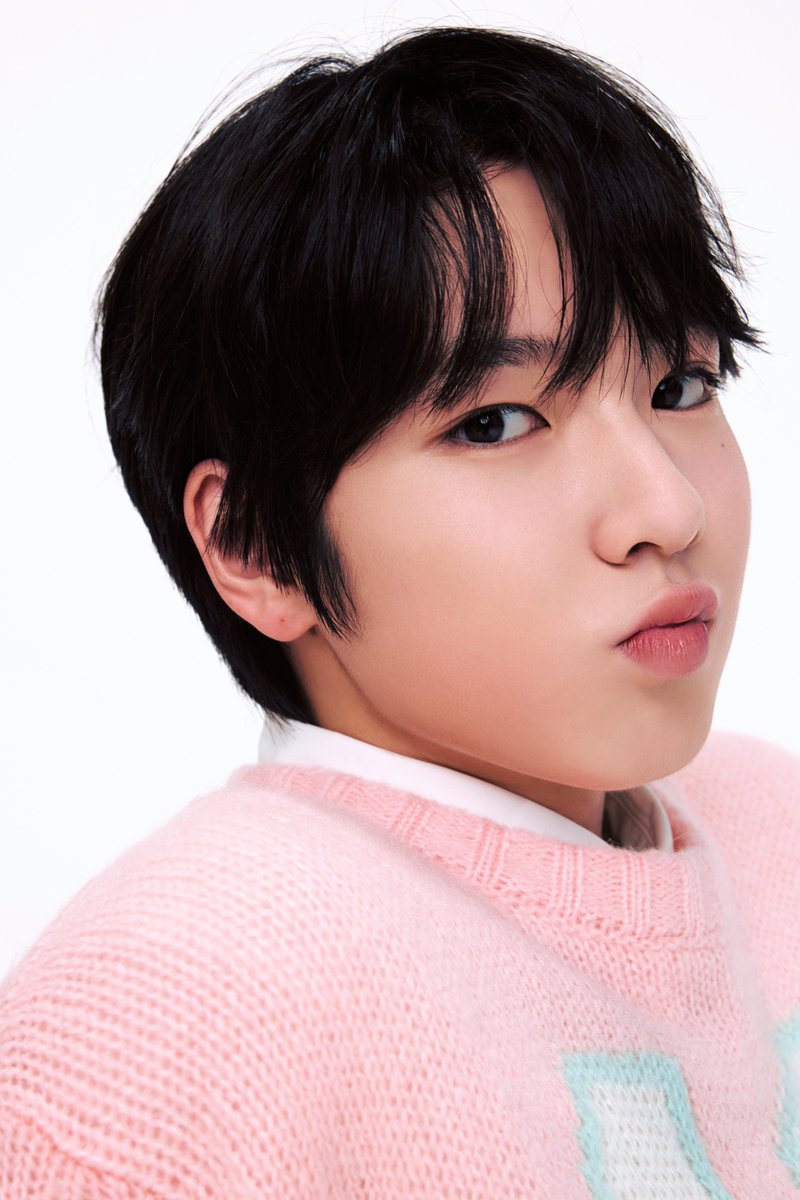 SMTOWN tweet media