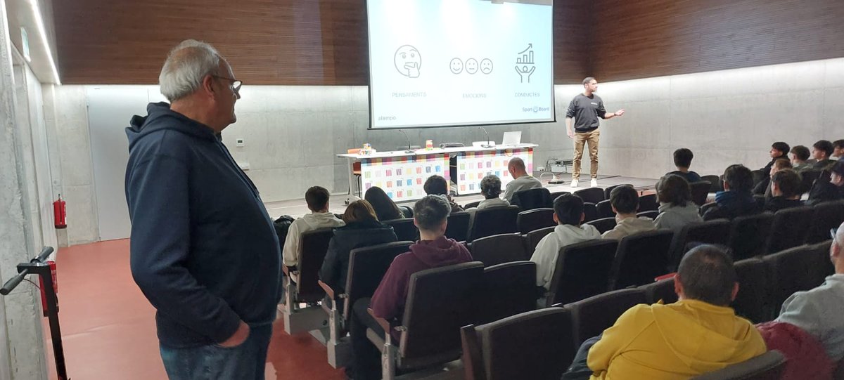 💁‍♂️ L' <a href="/EuSportboard/">EU-SportBoard</a> porta a l'#Igualada Vòlei Club una sessió de gestió d'emocions en l'esport.

🔗 tuit.cat/8c1kb .

#SantCugat <a href="/mimabo58/">Miquel Martinez Borda</a> <a href="/salaricu/">Albert Salarich</a> <a href="/CortesXavier/">Xavier Cortés Morros</a> <a href="/manelis01/">MANEL GONZALEZ</a> <a href="/igualadavolei/">Igualada Volei Club</a> <a href="/IgualadaVC/">Igualada Vòlei Club</a> <a href="/patrilla12/">Patrícia Illa</a> <a href="/esportigualada/">Esport Igualada</a> <a href="/ajigualada/">Ajuntament Igualada</a> <a href="/caso_5/">albert casorrán</a> <a href="/marccastells/">Marc Castells</a>