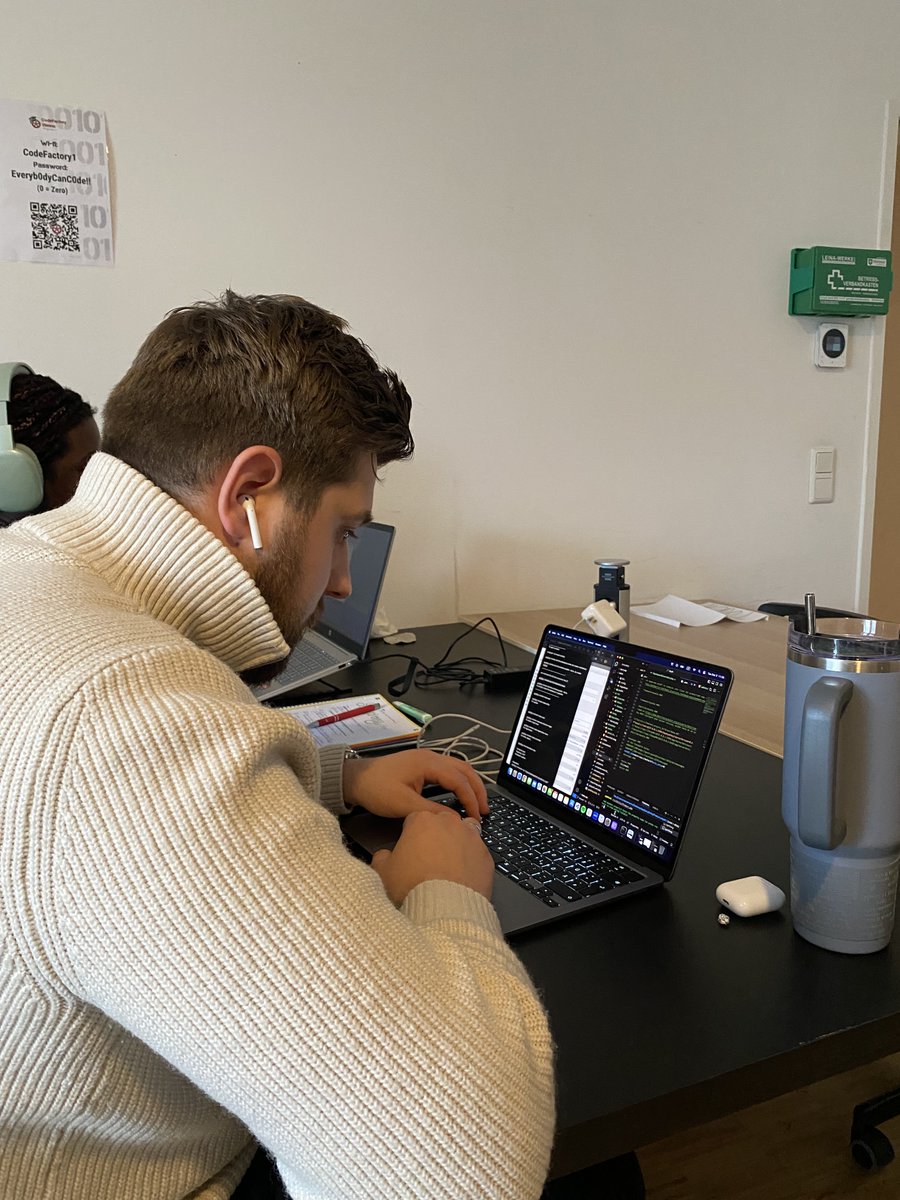 CodeFactoryVIE's tweet image. 2025 is your chance to dive into tech! 💻🚀
Transform your passion into skills with our immersive web development courses. 🌟
Take the first step today and build the future you’ve always dreamed of. ✨
__________
#CodeFactory #LearnCoding #TechCareers
