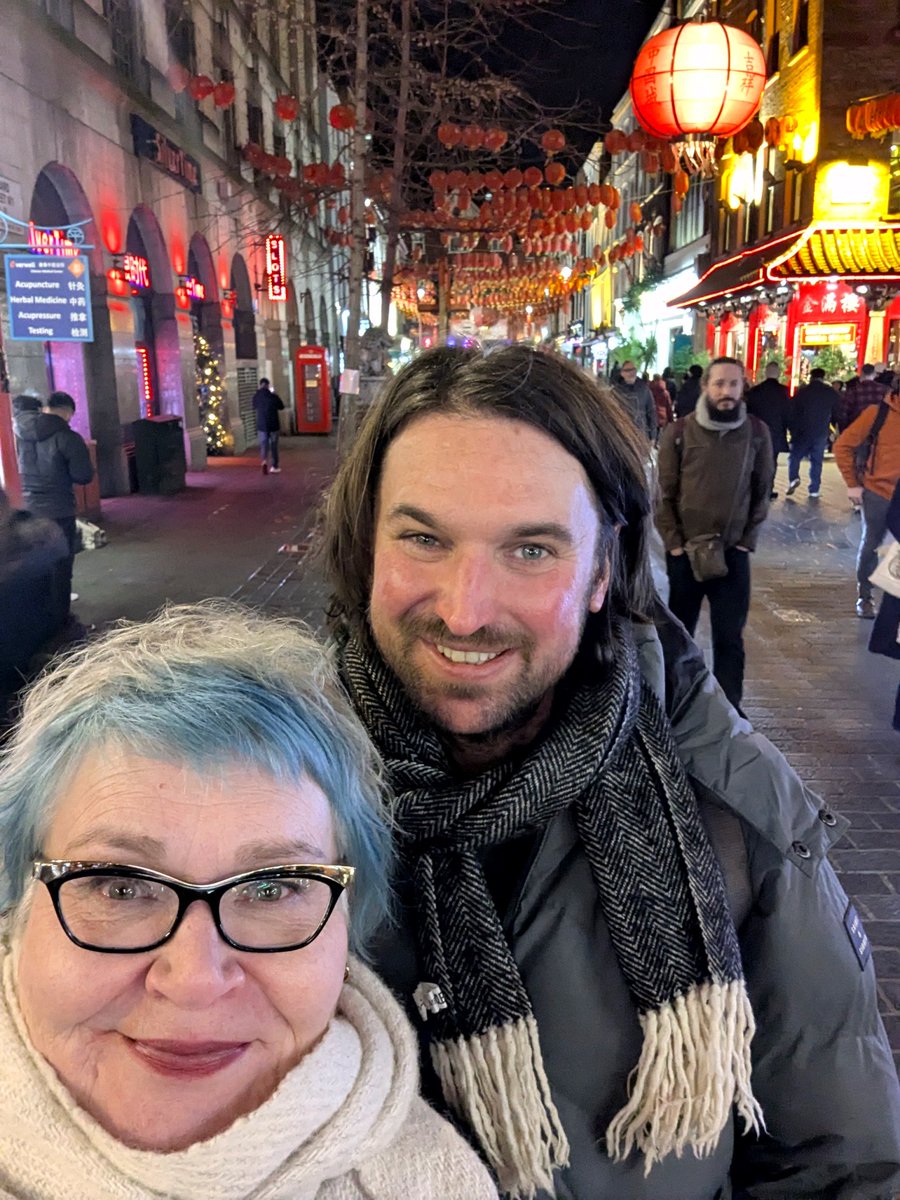 FTP_shortdoco's tweet image. Happy New Year! from FTP HQ - heading to the first @Raindance Boozin'n'Schmoozin of '25 on Monday, via a good nosh up in Chinatown.
The event was most convivial and fruitful - was that the full moon at play? 🌕🍷 Looking fwd to connecting further with our new friends! #indiefilm