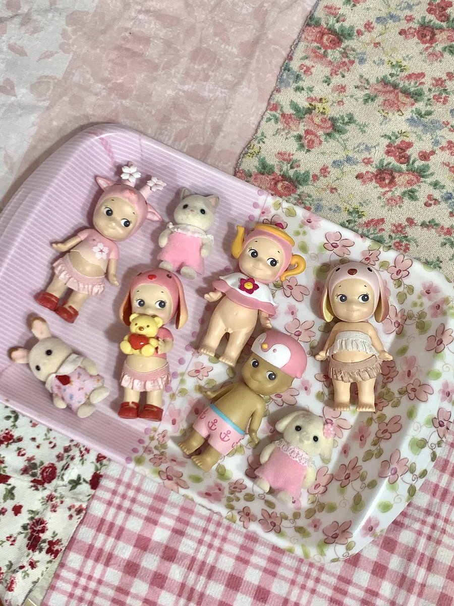 pinkestcharm's tweet photo. girl dinner 🍥🤌🏼🎀
teapot is finally home after months of yearninggg! tysm babe @seungkwanluvr 💐🩷 #kyeomfeedbacks 🌸 https://t.co/HrBddZ6THx