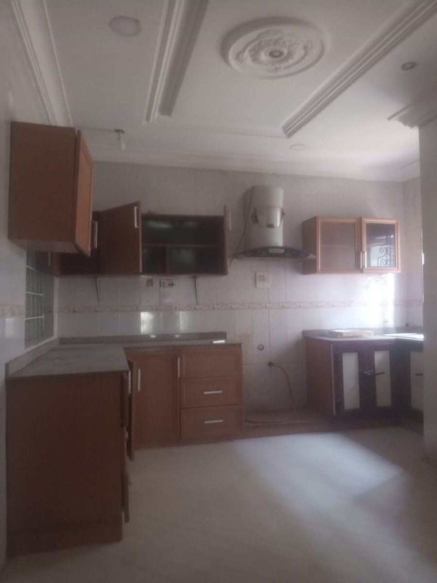 HomesJok's tweet photo. LETTING! LETTING!! LETTING!!!

A Nice 4 bedroom Detached duplex plus Miniflat bq, gate house and generator space 
@ adeoni estate Ojodu berger
Rent: ₦7 million

#rent #jokhomes #ReAlEstateagent #Mainland #call #comfortablehome #wednesday #viral https://t.co/wZeW4gurky