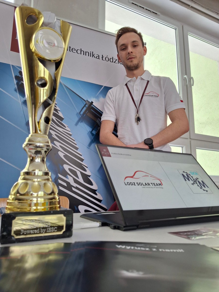 We had the pleasure of visiting XXXII H. Poświatowska High School in Lodz yesterday ! 😌
During the break and classes, we talked about our project and why it is worth choosing to study at the Technical University of Lodz 🤓