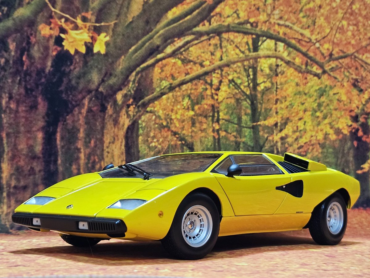 gashikun35's tweet image. カウンタックを買える人生ではなかったけど、この京商のモデルカーを眺めるだけでも結構満ち足りる…
#LP400