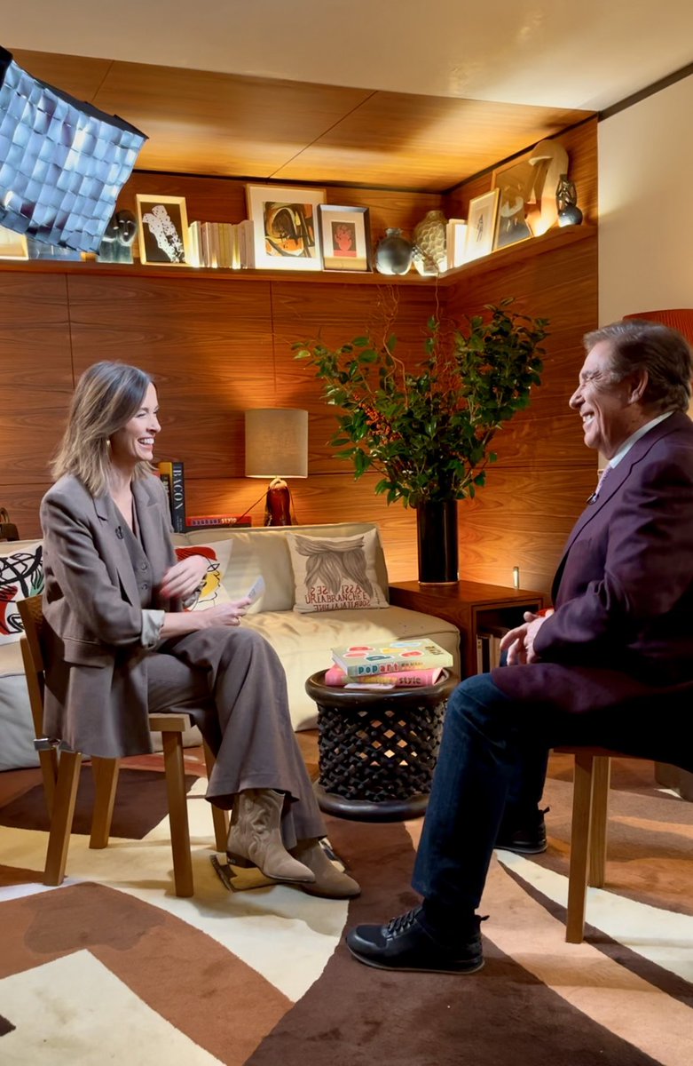 Rires et confidences avec <a href="/Foucault_JP/">Jean-Pierre Foucault</a>, samedi dans <a href="/50mininside/">50inside</a> avec <a href="/IsaIthurburu/">Isabelle Ithurburu</a> 🎬 À quelques jours des 50 ans de <a href="/TF1/">TF1</a>, dont il a écrit certaines des plus belles pages 📺