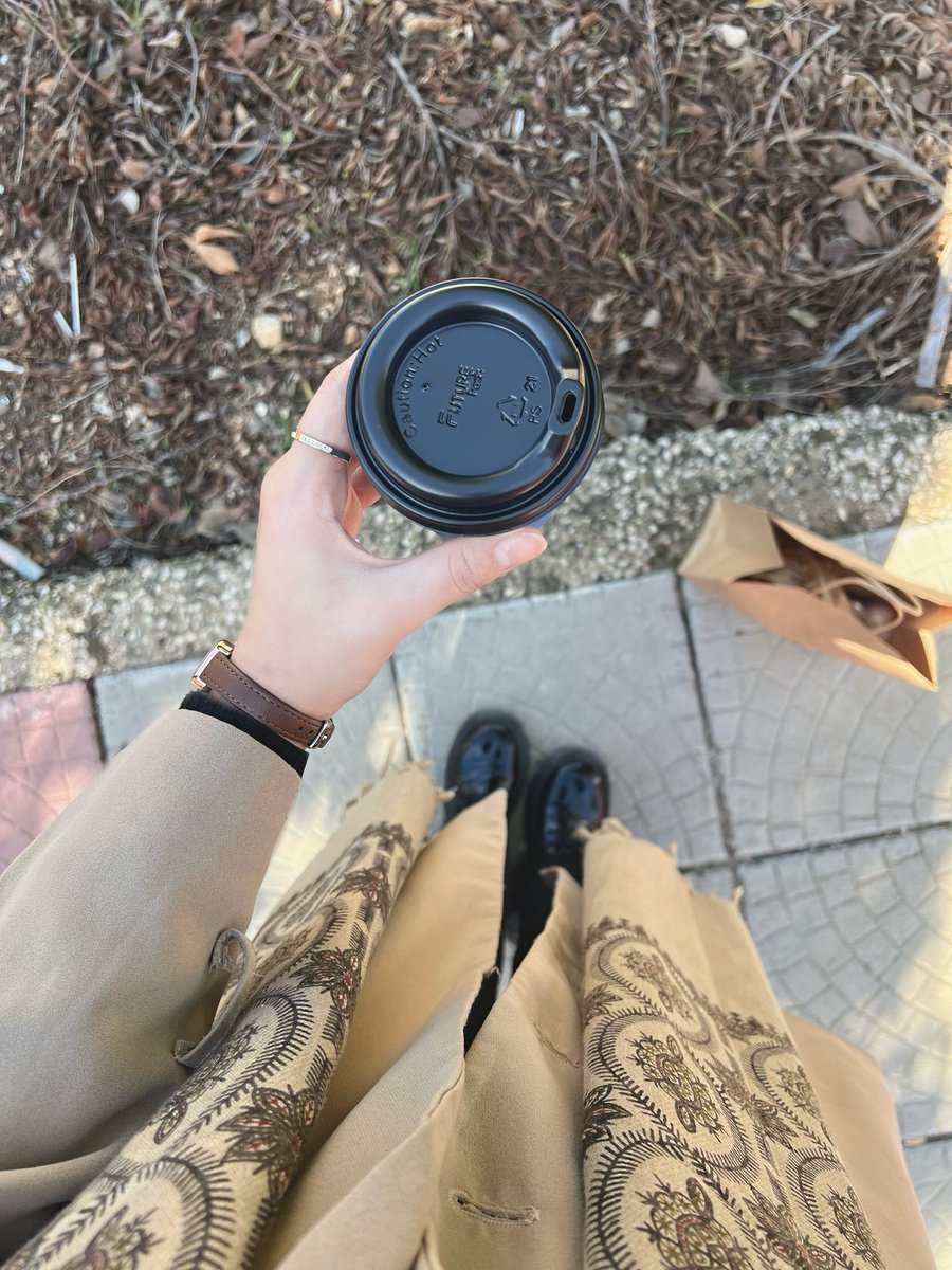 شالُ الكشمير على كتفيكِ يرف حديقة ريحانِ 🦌❤️