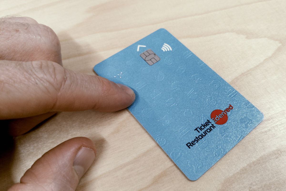 DemarchesAdm's tweet image. Le Parlement a prolongé jusqu’au 31 décembre 2026 la dérogation permettant d'utiliser ses tickets-restaurant pour acheter un paquet de pâtes, de riz ou encore de la viande. 🏪
demarchesadministratives.fr/actualites/vou…