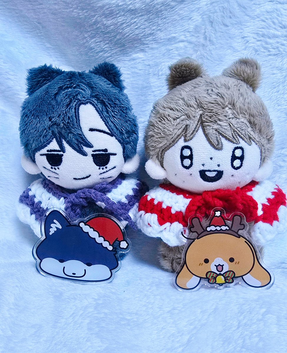 미필고 크리스마스 카페 (<a href="/EnjoyOUR_XMAS/">Enjoy Our X-mas : 2024 미필고 크리스마스 카페</a>) 이벤트로 받은 그립톡!  우째랑 찰떡일 것 같아서 같이 찍었더니 넘나 우섭 그 자체ㅠㅠㅠㅠ귀한거 쓸 수는 없ㄱ느 고이고이 모셔두겠습니당😆🧡