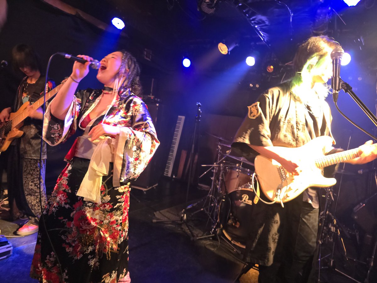 ino1980's tweet image. 本日！！まめさんちOPENING記念ライブ！！！
FREEWINGS！！！
かなり出来上がった最高のフロアにまめさん&amp;amp;FREEWINGSが最高にヤヴァいヤツでございました！！！