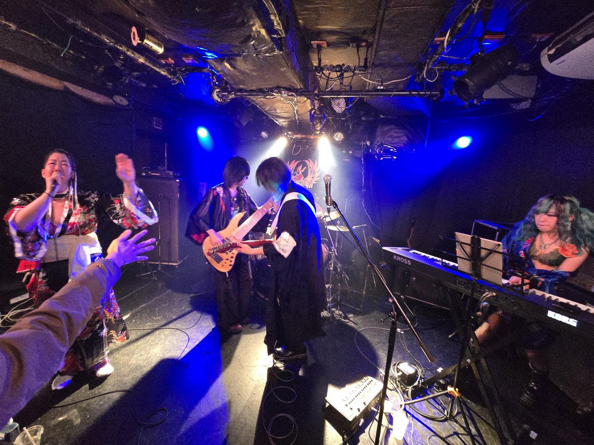 ino1980's tweet image. 本日！！まめさんちOPENING記念ライブ！！！
FREEWINGS！！！
かなり出来上がった最高のフロアにまめさん&amp;amp;FREEWINGSが最高にヤヴァいヤツでございました！！！