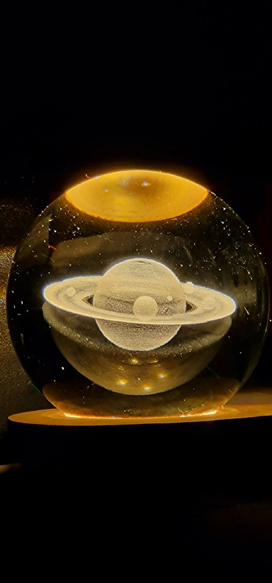 🪐The Glass Sphere of Saturn🪐

Under starry nights,he and his beloved gazed at the glass sphere of Saturn.Each star within told a tale of their endless love.Their love,like the stars was eternal and infinite.
#NFT  #photography 
Ed: 1/1 
Price: 14 $xtz

🔗objkt.com/tokens/KT1VHox…