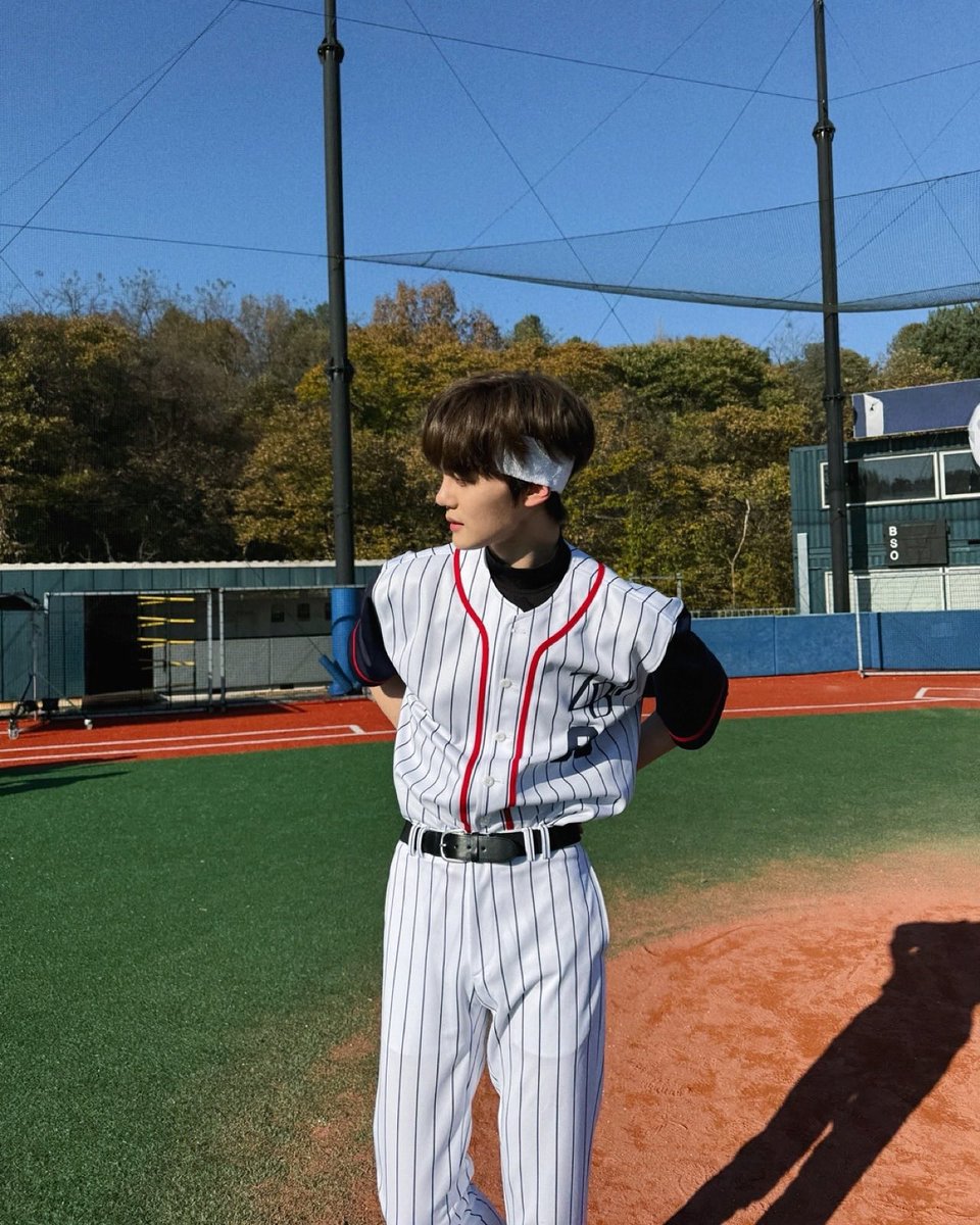 3_c1over's tweet photo. 250115 제베원 인스타 #김규빈 

주문하신 야구복 규빈 왔습니다 https://t.co/kzmwD2i7kb