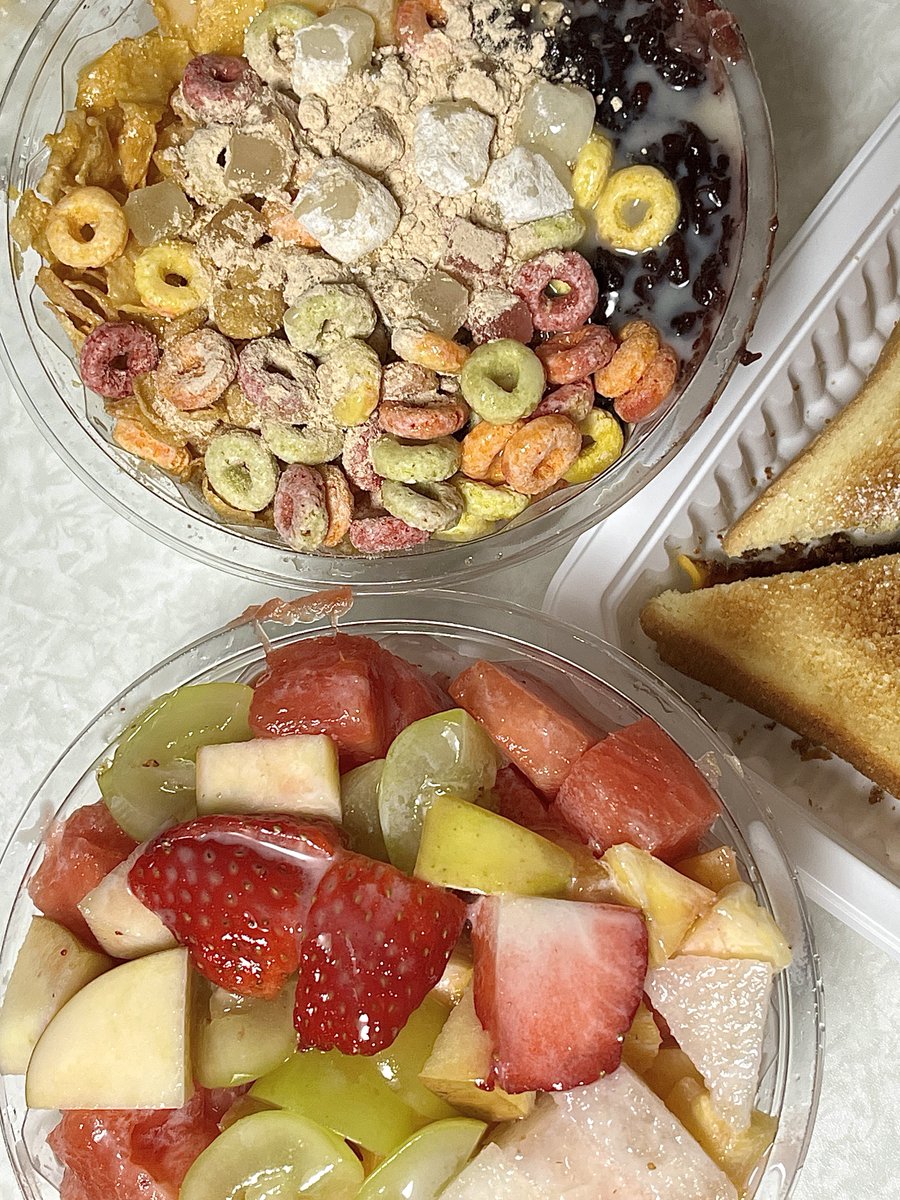 dongdong_eat's tweet photo. 후식 과일빙수 팥빙수 사이좋게 하나씩.. https://t.co/lmvnHSJyHn