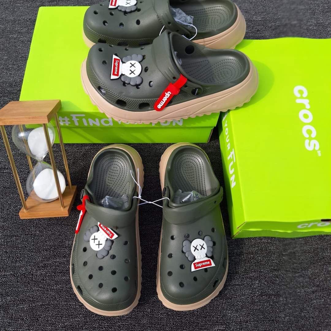 riaified's tweet photo. Original Supreme Crocs ....Available
Sizes 42-45
Price N25,000
#shoes #crocsshoes #fashionwears #Riaifiedstore https://t.co/BXIJT9Slzu
