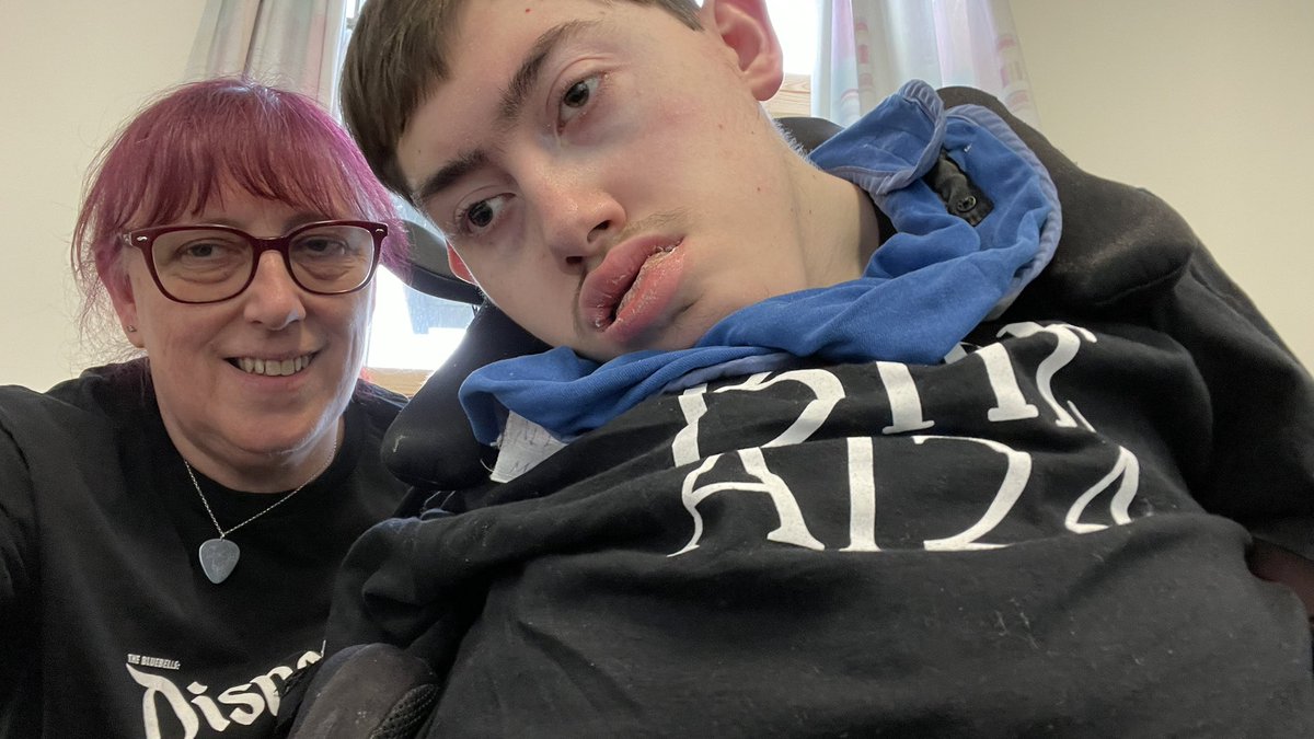 alexmac06's tweet photo. Time for my pre-op before I get my hand surgery appointment sorted. New hospital for us in St Helensβ¦not happy Iβve had to miss school this afternoon though!!! #AdultLife https://t.co/FnQNwYQSdC