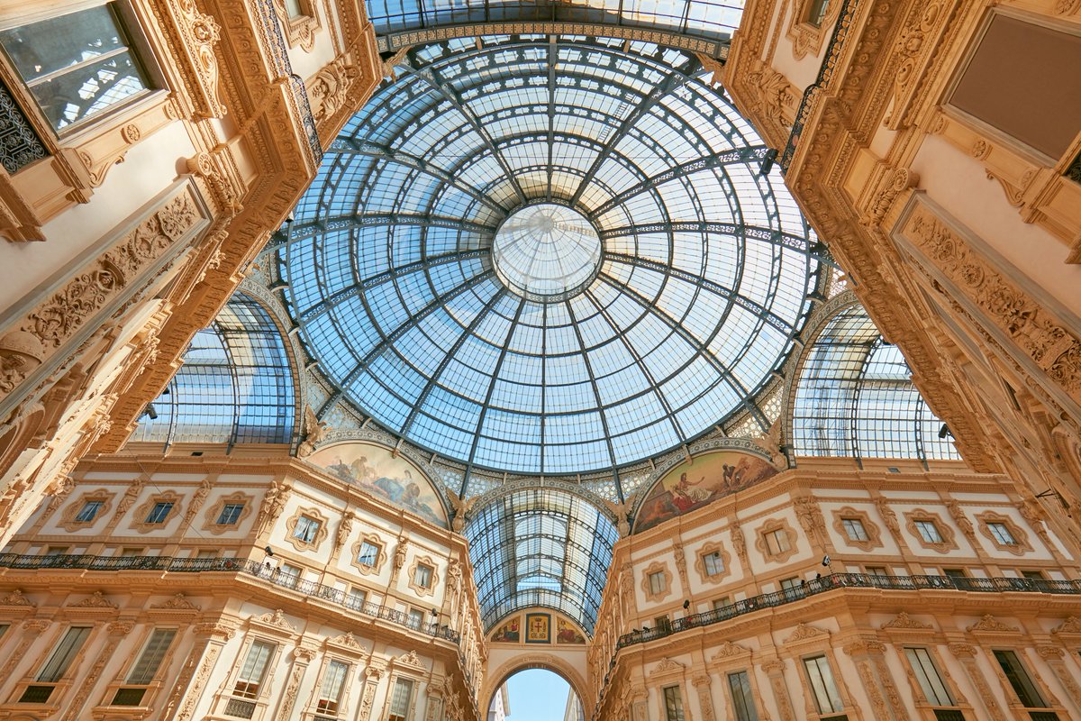 RenaissanceGSB's tweet photo. When fragile glass is suspended in strong frames to create windows, doors, walls and ceilings, an irresistible alchemy is created – one that transcends time and architectural styles. Here’s some of our recent design inspo ✨ https://t.co/Bjr0qYKSj8