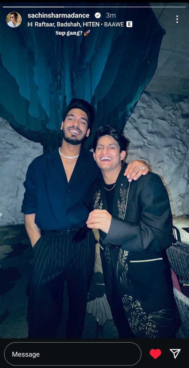 Rahulhuyrr's tweet photo. Sachin's New Insta Story With Digvijay!

His Old Smile is Back So Good to see him Enjoying with his Friends 💫❤️

#DigvijayRathee #DiggyGang #OnlyDigvijayMatters https://t.co/B9HuLBKh4K