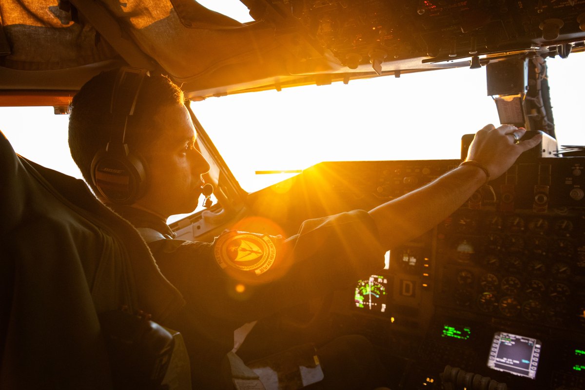 US_EUCOM's tweet photo. Mid Air Refueling = Combat readiness anywhere anytime 
#readyandposturedforces #agileforces #rapidresponse #operatetogether #weareNATO https://t.co/yLvKjw5KET