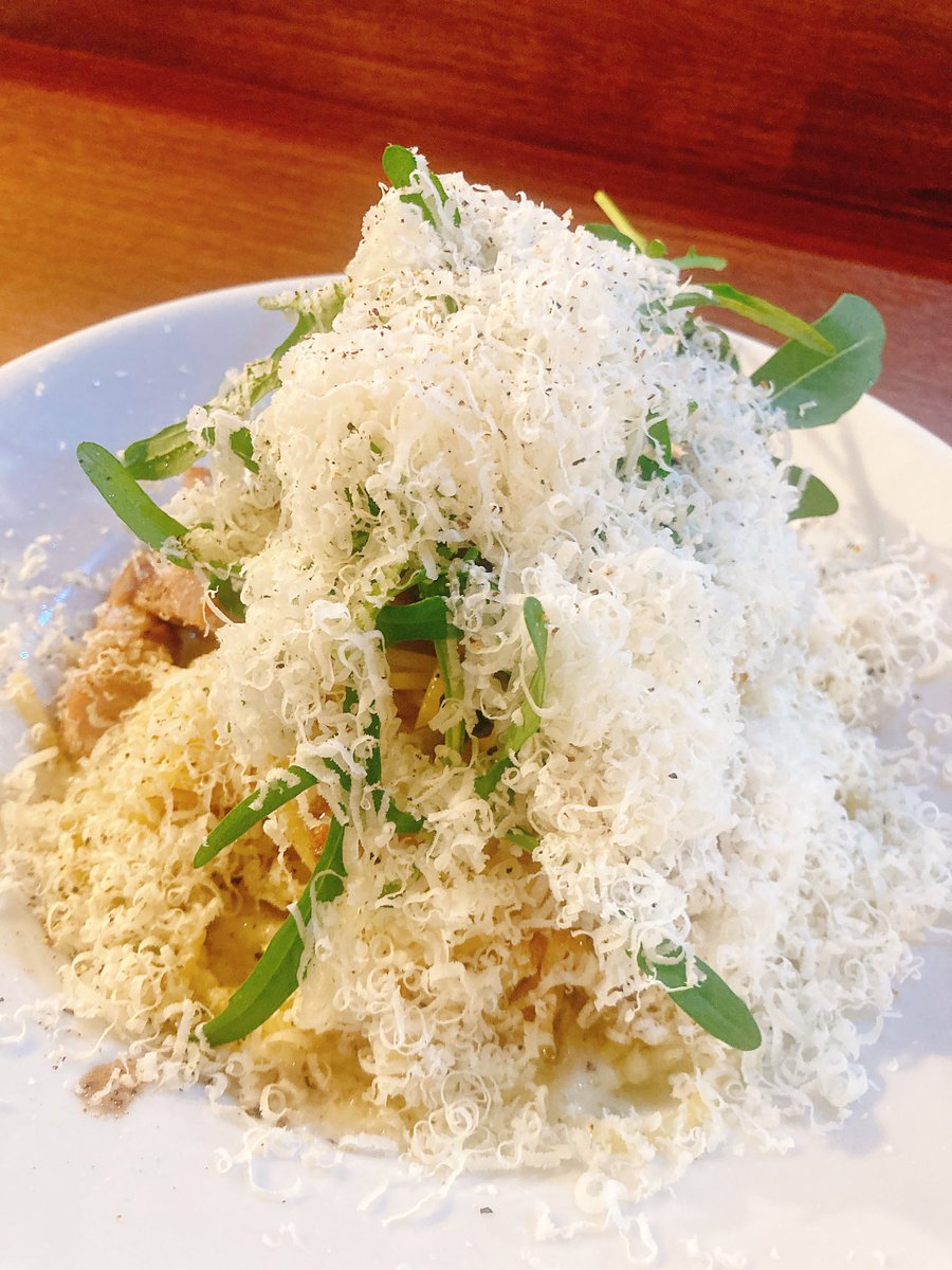 wahaha358's tweet photo. お気に入りの神戸のパスタ屋さん。
1人でこっそり行くお店。
これを隠れ家というのかも！ https://t.co/PaSXPm124t
