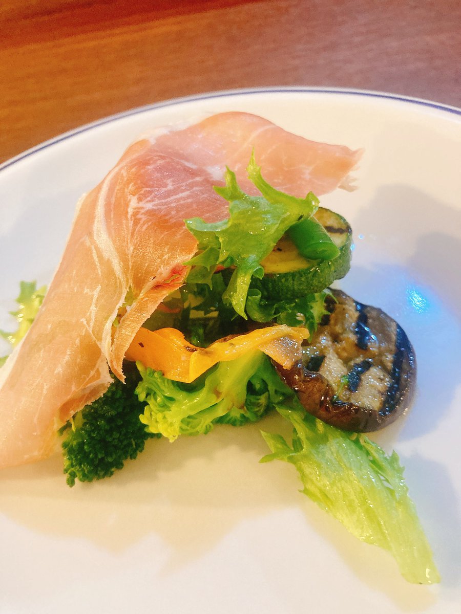 wahaha358's tweet photo. お気に入りの神戸のパスタ屋さん。
1人でこっそり行くお店。
これを隠れ家というのかも！ https://t.co/PaSXPm124t