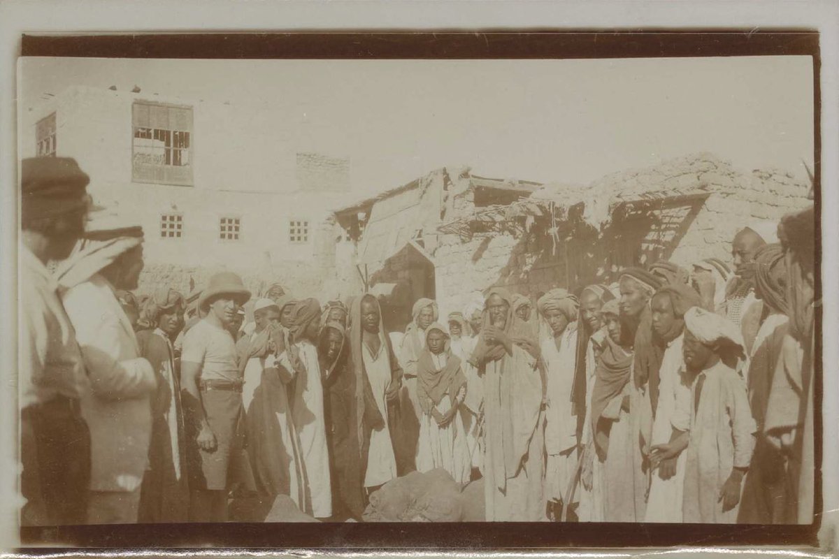 مجموعة صور التقطت في ينبع 

التقط الصور الهولندي دي فوغل بعام ١٩٢٤ م

الصور موجودة ضمن مجموعة بعنوان : "صور التقطت بسفينة انجليزية في قمران وجدة وينبع والوجه"

المصدر : اوراق سنوك هرخرونيه ، جامعة لايدن