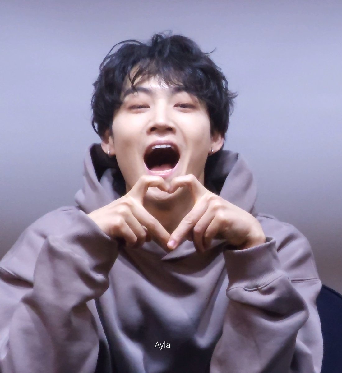 Jaebeom_youare's tweet photo. 하트재범 네컷
알아서 깨물하트도 해주심^.^
@jaybnow_hr  #JAYB #제이비 https://t.co/89dT6zMPTk