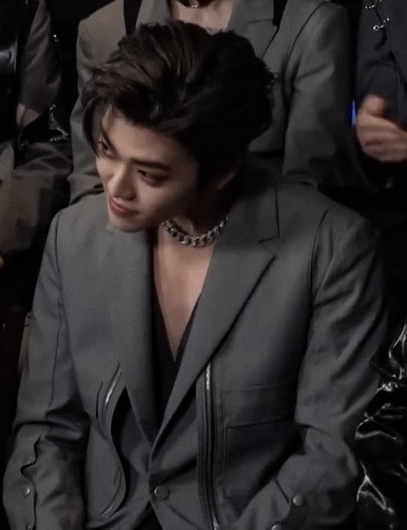까우 lll tweet media