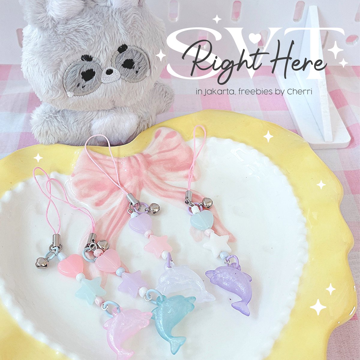 _cherriya's tweet photo. ✩˚・₊ seventeen right here in jakarta ⋆˚₊✧
online claim freebies — by @_cherriya 

2 feb 2025, check out 🍊

you'll get one dolphin phone charm and 2 stickers

⭐️rules: 
- must be following (akun bakal gembokan pas link mau disebar)
- rt & like this tweet
- rt & like my pinned tweet

#SVT_RIGHT_HERE_IN_JAKARTA