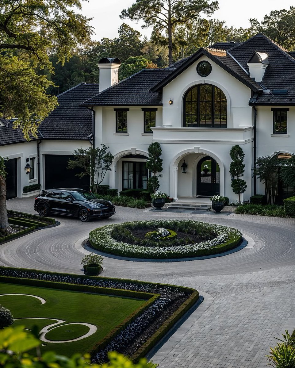 Interiorhunt11's tweet photo. Perfect mansion https://t.co/0lKXUASXhk