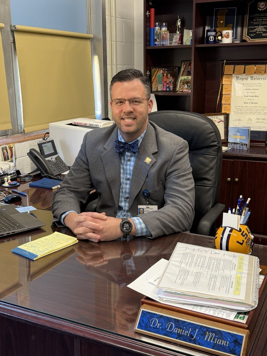 FirstColonialHS's tweet photo. Happy Principal's Week to our fearless leader, the captain of our ship! Your guidance inspires us, and your dedication keeps us sailing smoothly. We're so lucky to have you steering us toward success! @MianiD  🚢🙌 #PrincipalsWeek #ThankYou" https://t.co/yp7oIGcowJ