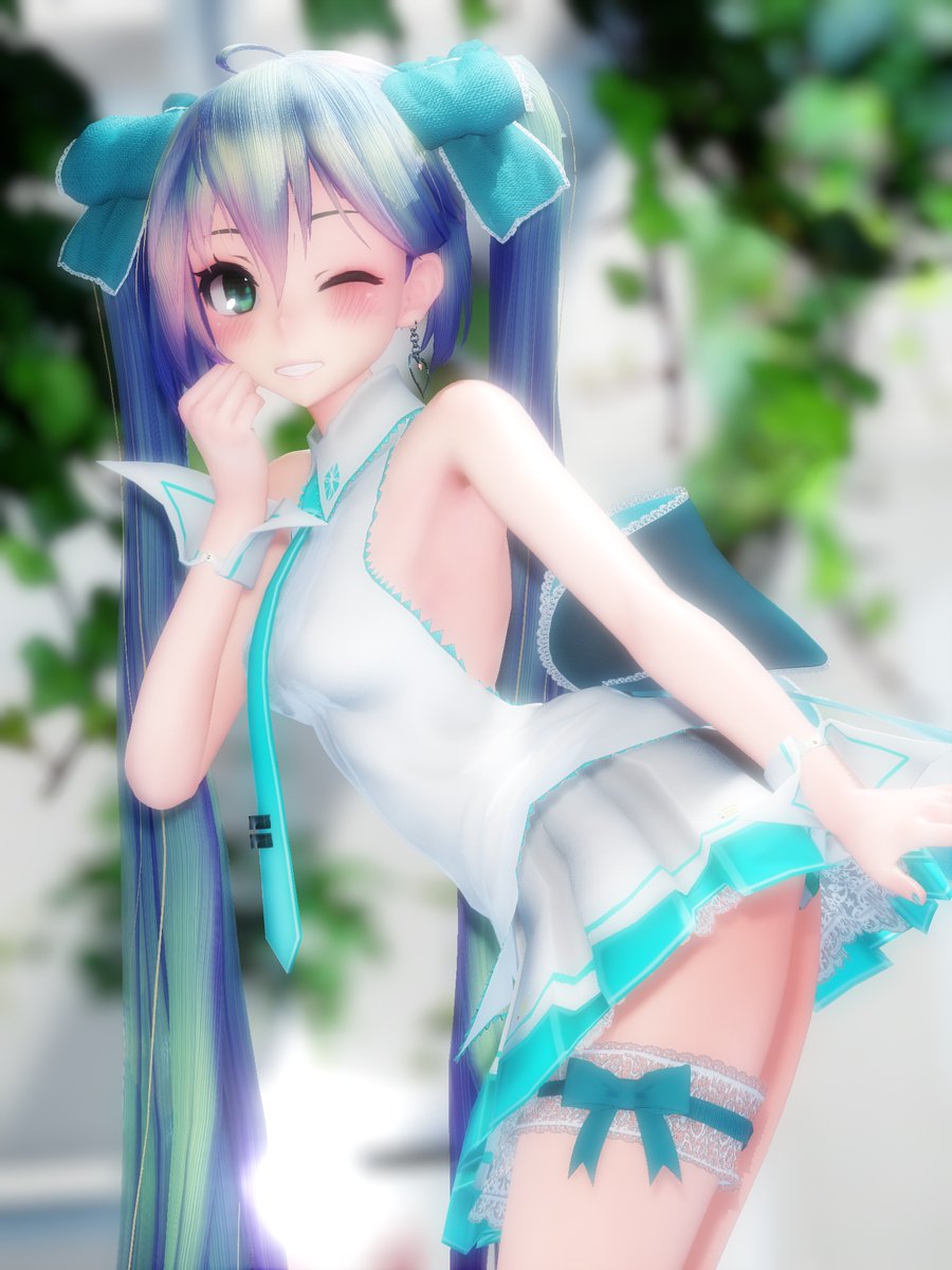 コウ tweet media