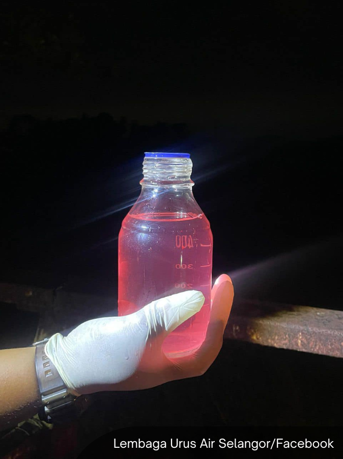 BFM News on X: "Lembaga Urus Air Selangor has activated a yellow alert  after pink-coloured water was seen in Sungai Kabul yesterday (Jan 14). It  said this could impact the Sungai Semenyih