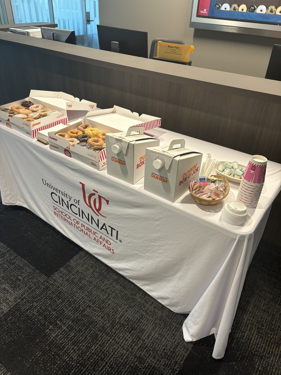 WELCOME BACK SPIA BEARCATS! Stop by the SPIA suite (CCH 5th floor) to grab some breakfast. 🍩☕️📚