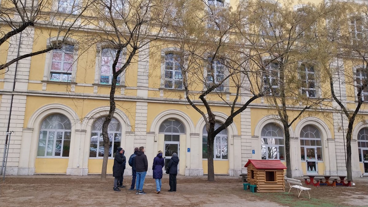 WiseTown ha condotto un sopralluogo iniziale in due scuole pilota per avviare il monitoraggio strutturale degli edifici. Utilizzando sensori di ultima generazione, l'Osservatorio Sismico Urbano del progetto GAIA raccoglierà dati essenziali sulla stabilità strutturale.