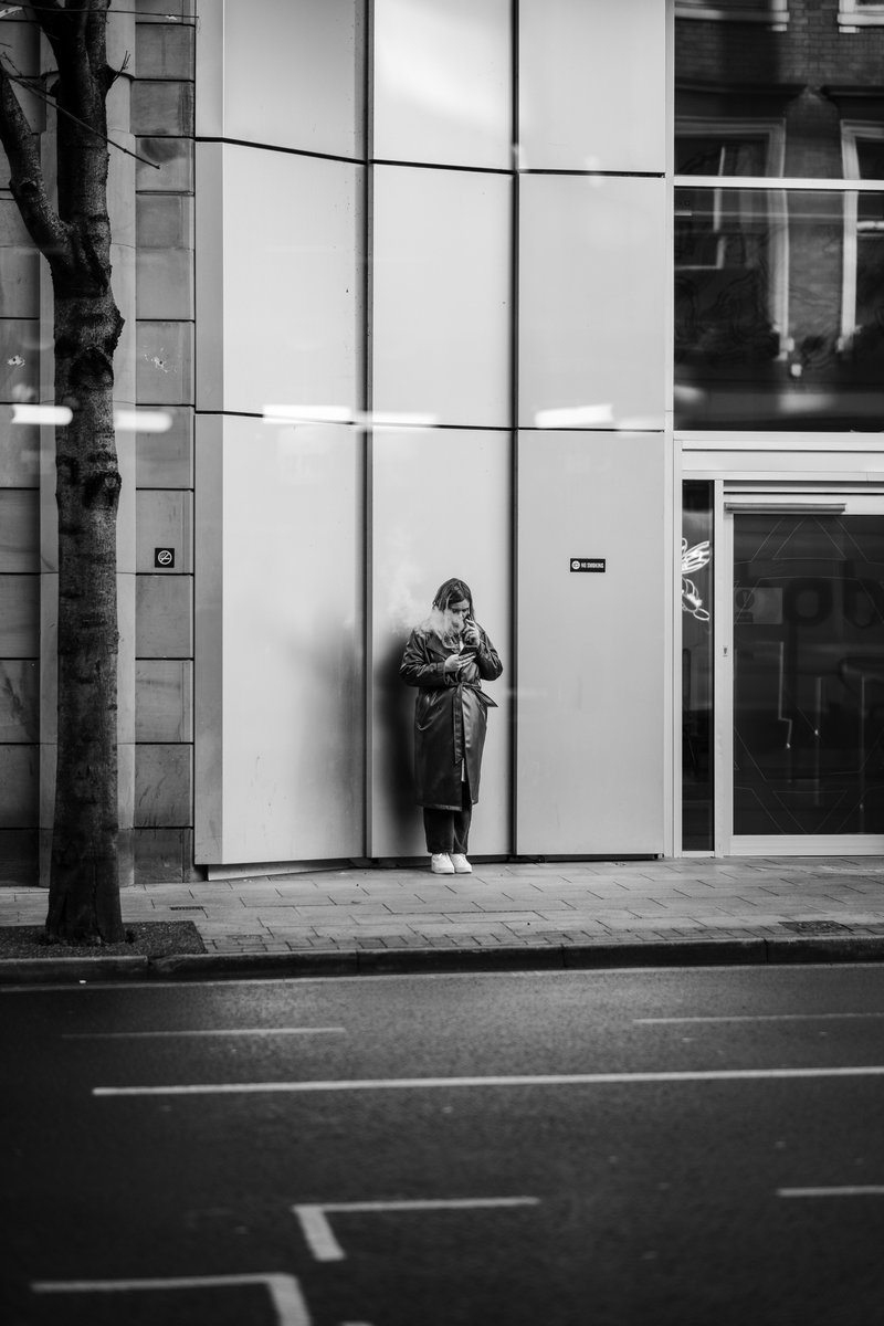 0litownsend's tweet photo. Smoke Break #Manchester #UK

#Fujifilm #streetphotography #blackandwhitephotography https://t.co/gh5DrmzPAp
