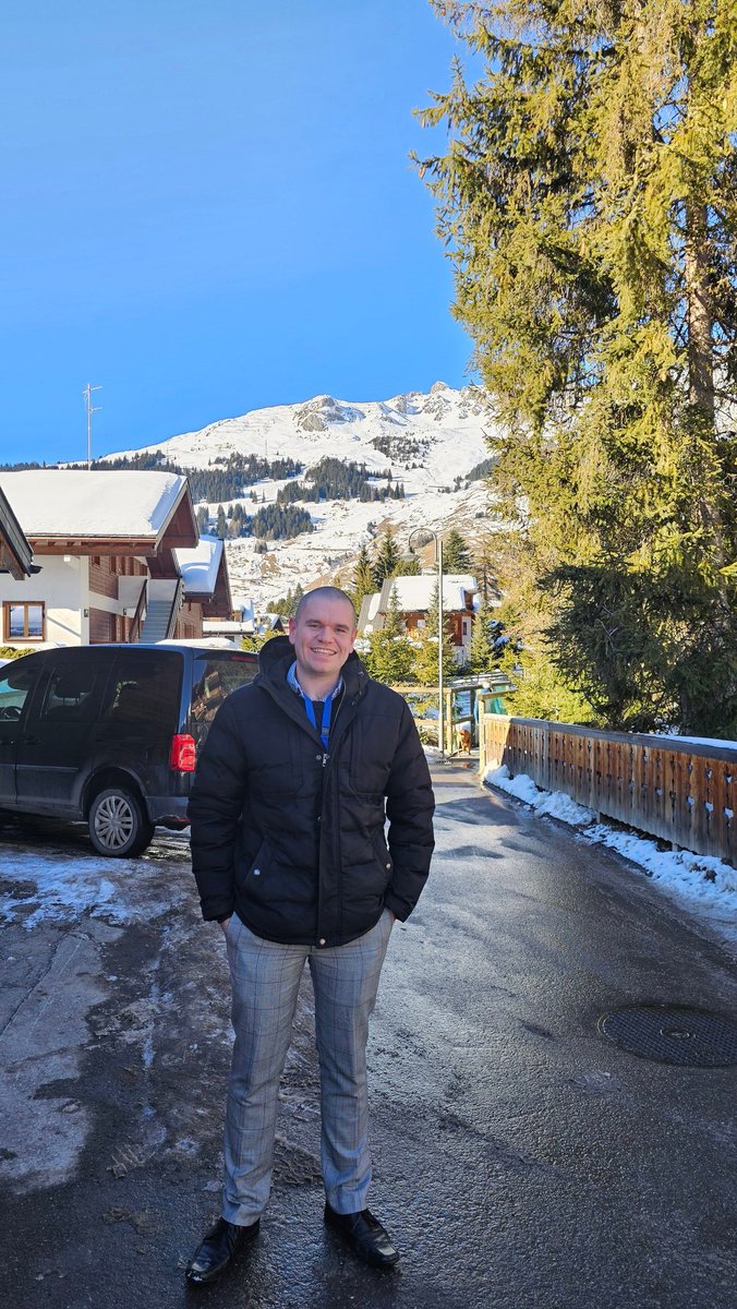 Absolutely fantastic day delivering online safety talks for Verbier International School in Switzerland 

I did 4 sessions:

Years 5 and 6
Years 7 8 9
Year 10 11 and 12
Parents and teachers 

What an amazing experience and stunning place 🙌

#OnlineSafety #Schoolspeaker