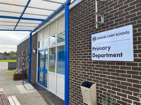 Samuel Cody School tweet media