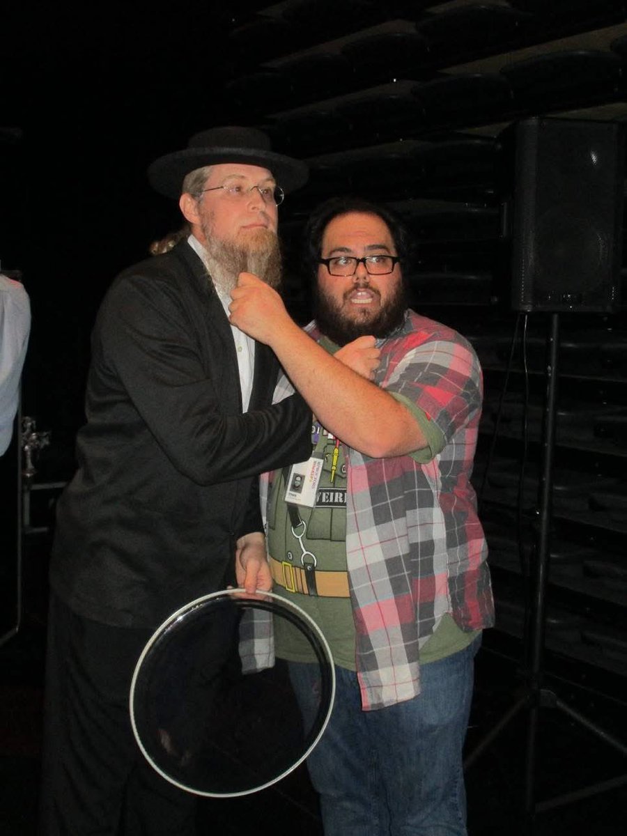 2000inch's tweet image. There will be no new inch episode today as Dave and Ethan are too busy measuring the length of each other’s beards —It’s not a contest!!
Lest you worry, Intern Frank still has to work. He’s busy trying to figure out the exact shelf life of a Twinkie.
#2000inch #gillandchill