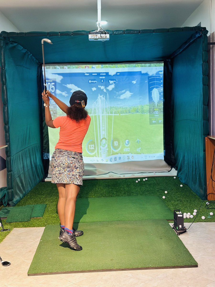 BusingyeJose's tweet photo. I tried indoor golf today using Uganda’s first golf simulator at @KlaGolfCenter. The trainer says I have great potential so watch out for the new golfer in town.😌🏌🏽‍♀️ https://t.co/tRq05NqkJC