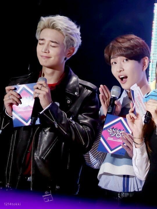 sometimesonho's tweet image. #SHINee #ONHO #온호 🐰🐿️