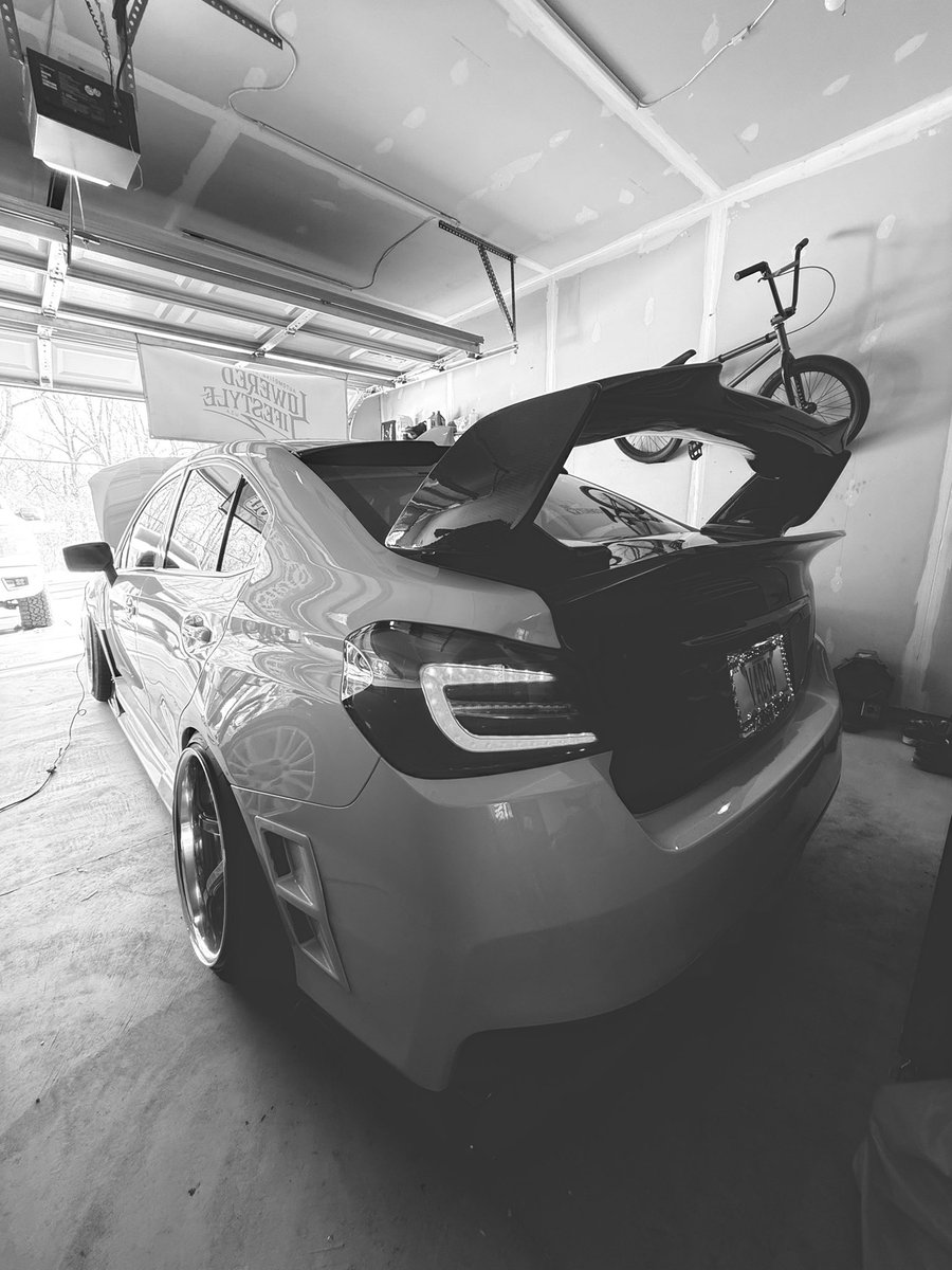vadedJS's tweet photo. Something, something, load in 4k. https://t.co/Uw8NbYpBtd