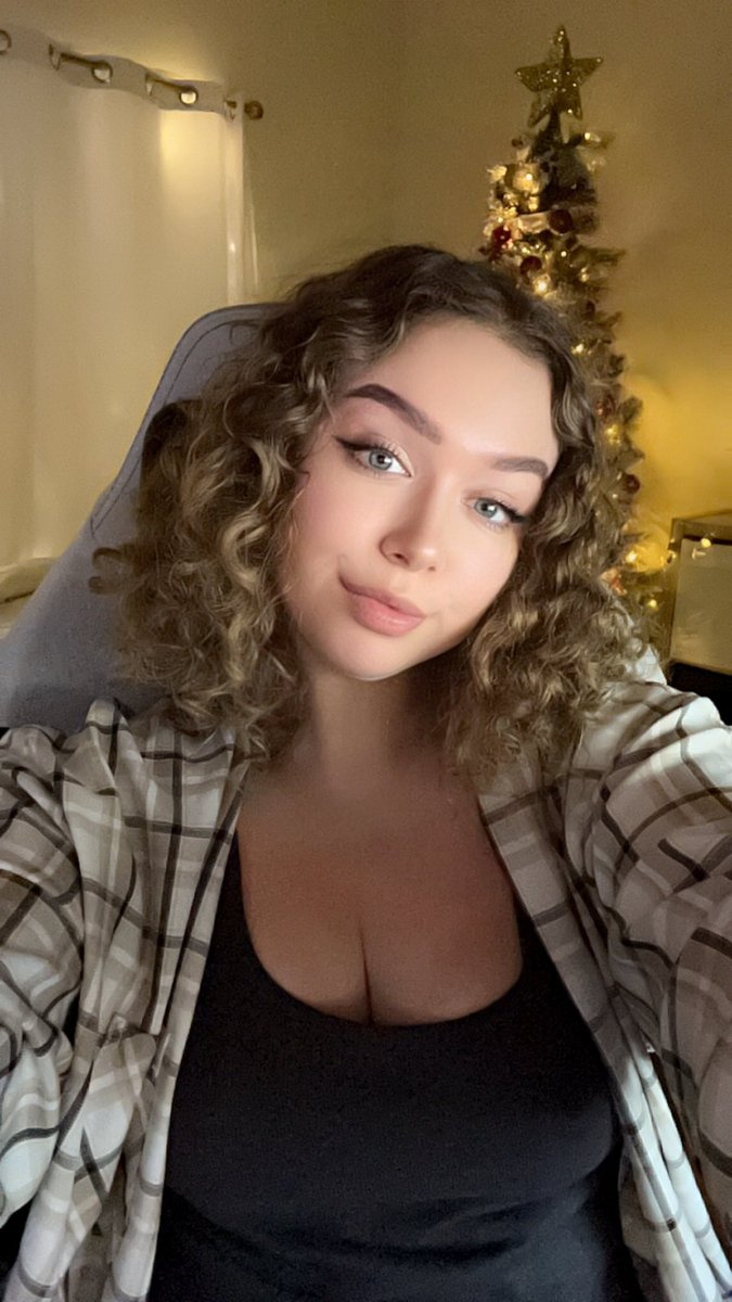 abby 🐉 tweet media