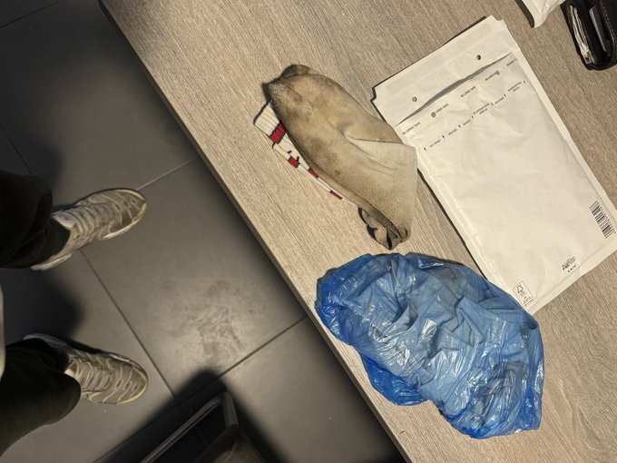 Watch sniffme_sk8boy's leaked NSFW photo on TwXstars