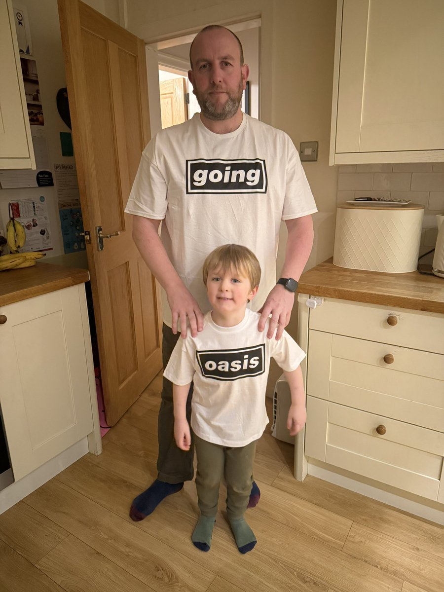 JimmyAdams's tweet image. See you there @liamgallagher 
@oasis #oasislive25 #Oasis #heatonpark