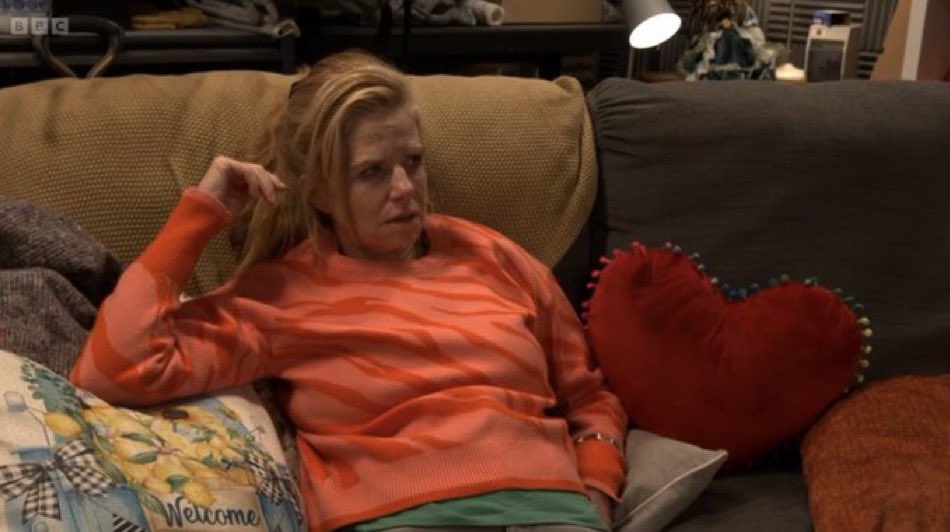 putasinghonit tweet media