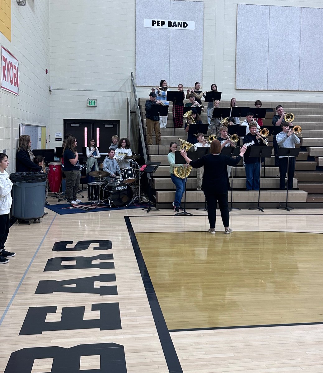 SMSGBAthletics's tweet photo. SMS Athletics would like to thank the SMS Pep Band for bringing some extra school spirit to our last two home basketball games and preforming a top notch national anthem! @smsgoldenbears4 https://t.co/Wtt0DBmbYG