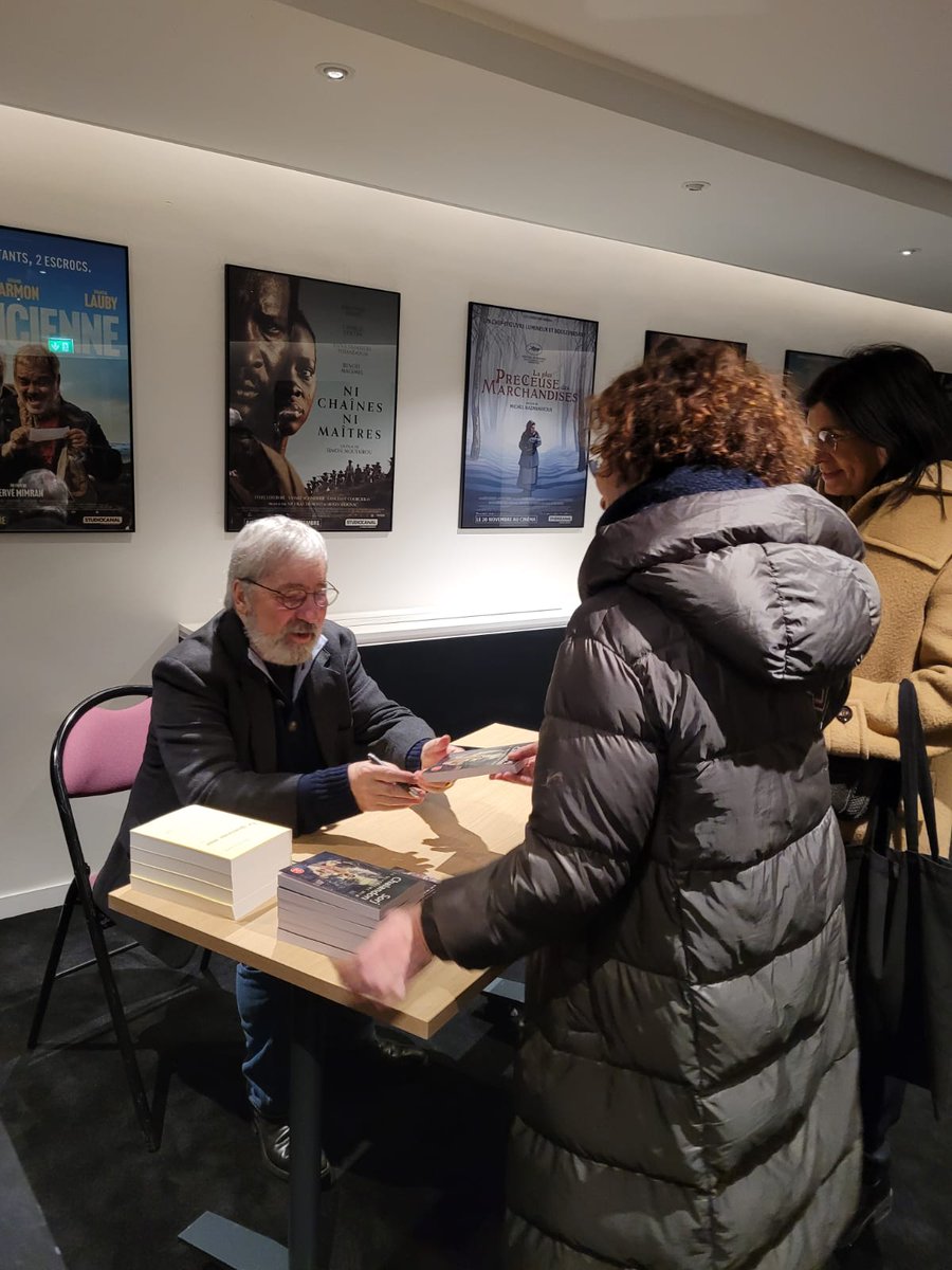 Souvenirs d'une inoubliable soirée projection/lecture/débat organisée autour du #QuatrièmeMur en présence de Sorj Chalandon et Féodor Atkine. Le film est sorti aujourd'hui au cinéma et il ne faut le manquer sous aucun prétexte. #leclubcanal