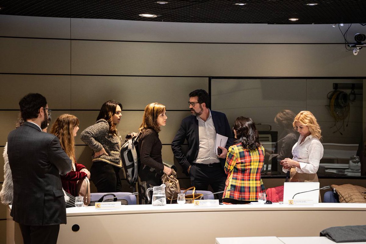 🌃Hoy termina un día especial para mí en <a href="/empleogob/">Ministerio Trabajo y Economía Social</a>, con una Mesa de Diálogo Social para abordar el #SMI,  es decir,  para mejorar la vida de la gente.